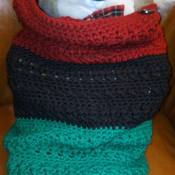 NEW Crochet Colorblock Red-Black-Green Cowl Scarf - Picture 3 of 11